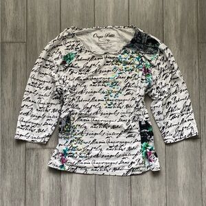 Onque Petite Y2K womens White Script Print Long Sleeve Top with Floral Accents